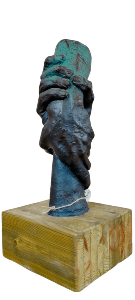 don't let me down, is one of our favorite peace produce to tell and show the important of the humanitarian action, we always need someone to became something, never stop doing to people in needs hopefully they return the same to othes in the future. and the Hop grow from that little actions